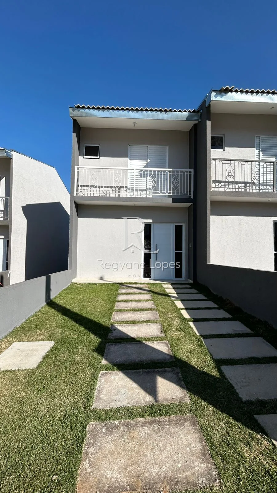 Sobrado em Vila Areão
